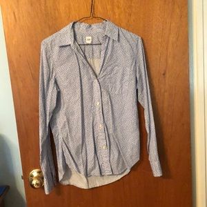 Gap women’s long sleeve button down floral pattern shirt